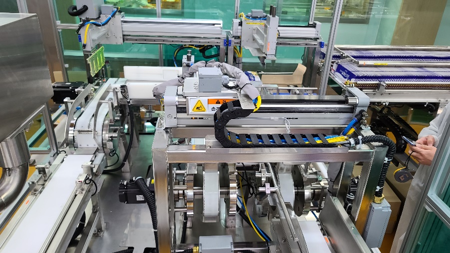 식품 포장 설비 클로즈업